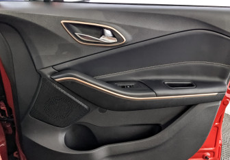 Подержанный автомобиль Москвич 3е 2023 года (25 фото)