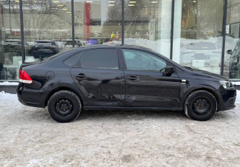 Подержанный автомобиль Volkswagen Polo Sedan 2013 года (4 фото)