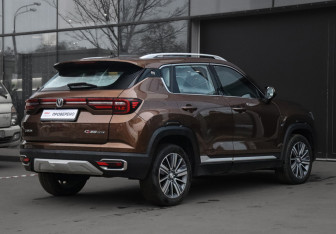 Подержанный автомобиль Changan CS35PLUS 2020 года (5 фото)