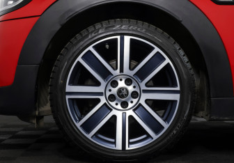 Подержанный автомобиль MINI Countryman 2019 года (19 фото)