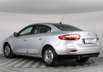 Подержанный автомобиль Renault Fluence 2014 года (4 фото)
