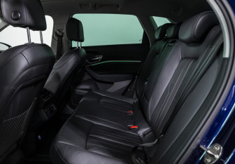 Подержанный автомобиль Audi e-tron 2019 года (13 фото)