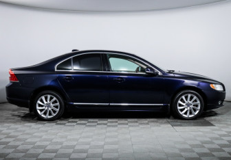 Подержанный автомобиль Volvo S80 2012 года (4 фото)