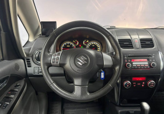 Подержанный автомобиль Suzuki SX4 Hatchback 2011 года (18 фото)