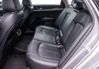 Подержанный автомобиль Kia K5 2022 года (11 фото)