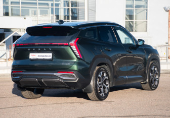 Подержанный автомобиль Geely Atlas 2024 года (4 фото)
