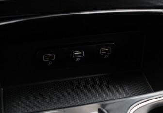 Подержанный автомобиль Kia Carnival 2020 года (25 фото)