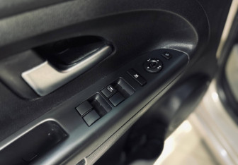 Подержанный автомобиль Kia Venga 2011 года (12 фото)