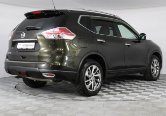 Подержанный автомобиль Nissan X-Trail 2016 года (3 фото)