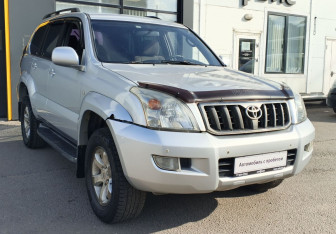 Подержанный автомобиль Toyota Land Cruiser Prado 2008 года (3 фото)