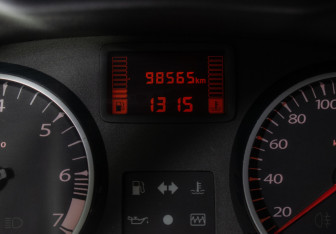 Подержанный автомобиль Renault Duster 2012 года (12 фото)