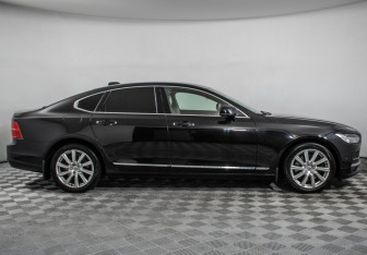 Подержанный автомобиль Volvo S90 2017 года (4 фото)