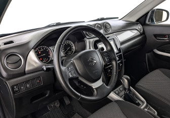 Подержанный автомобиль Suzuki Vitara 2016 года (15 фото)