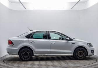 Подержанный автомобиль Volkswagen Polo Sedan 2018 года (4 фото)