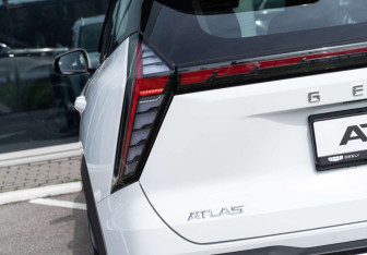 Новый Geely Atlas 2025 (14 фото)