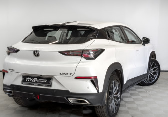 Подержанный автомобиль Changan UNI-T 2022 года (5 фото)