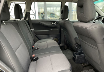 Подержанный автомобиль Mitsubishi Space Star Compactvan 2004 года (20 фото)