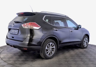 Подержанный автомобиль Nissan X-Trail 2016 года (5 фото)