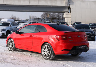 Подержанный автомобиль Kia Cerato Coupe 2013 года (7 фото)
