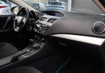 Подержанный автомобиль Mazda 3 Sedan 2013 года (7 фото)