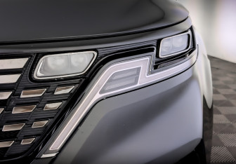 Подержанный автомобиль Kia Carnival 2022 года (19 фото)