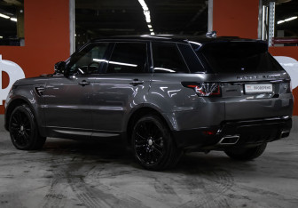 Подержанный автомобиль Land Rover Range Rover Sport 2018 года (7 фото)