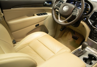 Подержанный автомобиль Jeep Grand Cherokee 2019 года (18 фото)