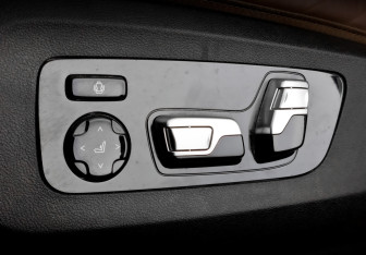 Подержанный автомобиль BMW X6 2020 года (20 фото)