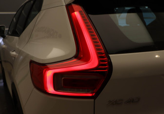 Подержанный автомобиль Volvo XC40 2020 года (27 фото)