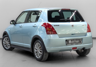 Подержанный автомобиль Suzuki Swift Hatchback 2007 года (7 фото)