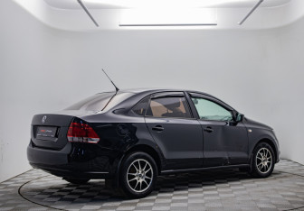 Подержанный автомобиль Volkswagen Polo Sedan 2010 года (5 фото)