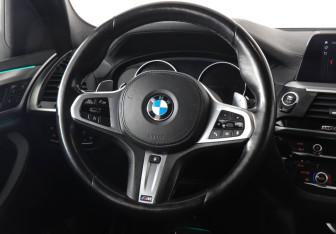 Подержанный автомобиль BMW X3 2020 года (15 фото)