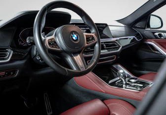 Подержанный автомобиль BMW X6 2021 года (14 фото)