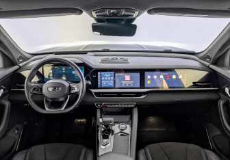 Подержанный автомобиль Geely Monjaro 2024 года (14 фото)