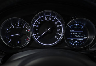 Подержанный автомобиль Mazda CX-9 2017 года (11 фото)