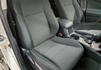 Подержанный автомобиль Toyota RAV4 2017 года (20 фото)