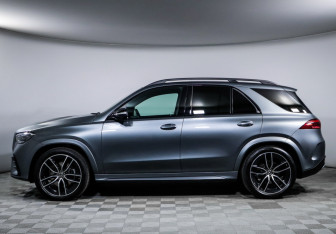 Подержанный автомобиль Mercedes-Benz GLE 2024 года (8 фото)