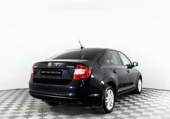 Подержанный автомобиль Skoda Rapid Liftback 2017 года (3 фото)