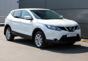 Подержанный автомобиль Nissan Qashqai 2014 года (3 фото)