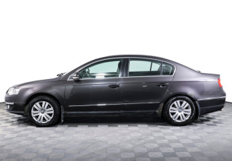 Подержанный автомобиль Volkswagen Passat Sedan 2007 года (8 фото)