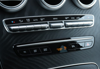 Подержанный автомобиль Mercedes-Benz GLC Coupe 2021 года (16 фото)