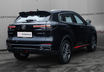 Подержанный автомобиль Changan UNI-S 2024 года (5 фото)