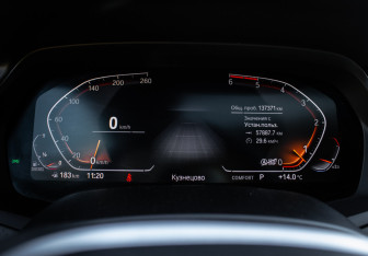 Подержанный автомобиль BMW X5 2018 года (9 фото)