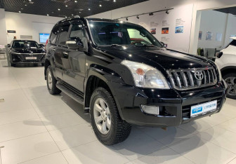Подержанный автомобиль Toyota Land Cruiser Prado 2008 года (3 фото)