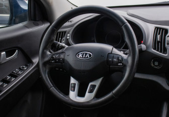 Подержанный автомобиль Kia Sportage 2011 года (15 фото)