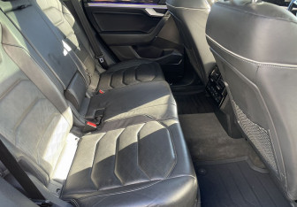 Подержанный автомобиль Volkswagen Touareg 2019 года (11 фото)