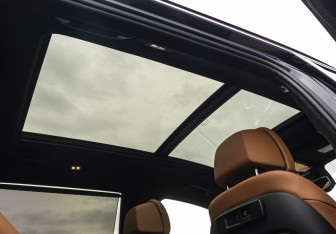 Подержанный автомобиль BMW X7 2021 года (25 фото)