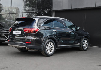 Подержанный автомобиль Kia Sorento 2019 года (4 фото)