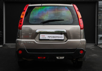Подержанный автомобиль Nissan X-Trail 2008 года (5 фото)