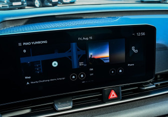 Подержанный автомобиль Kia Carnival 2024 года (26 фото)